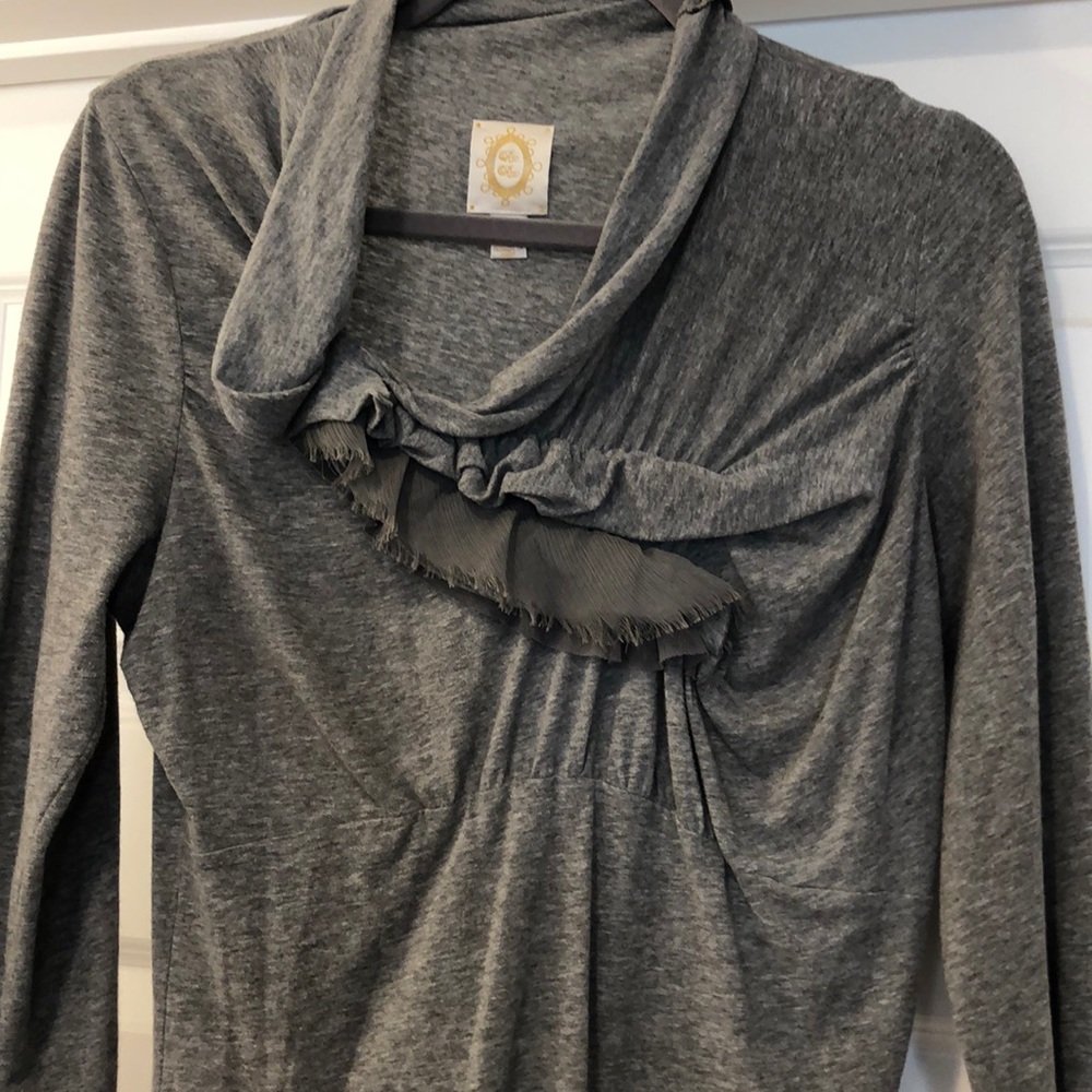Unique Grey Top - Picture 3 of 5